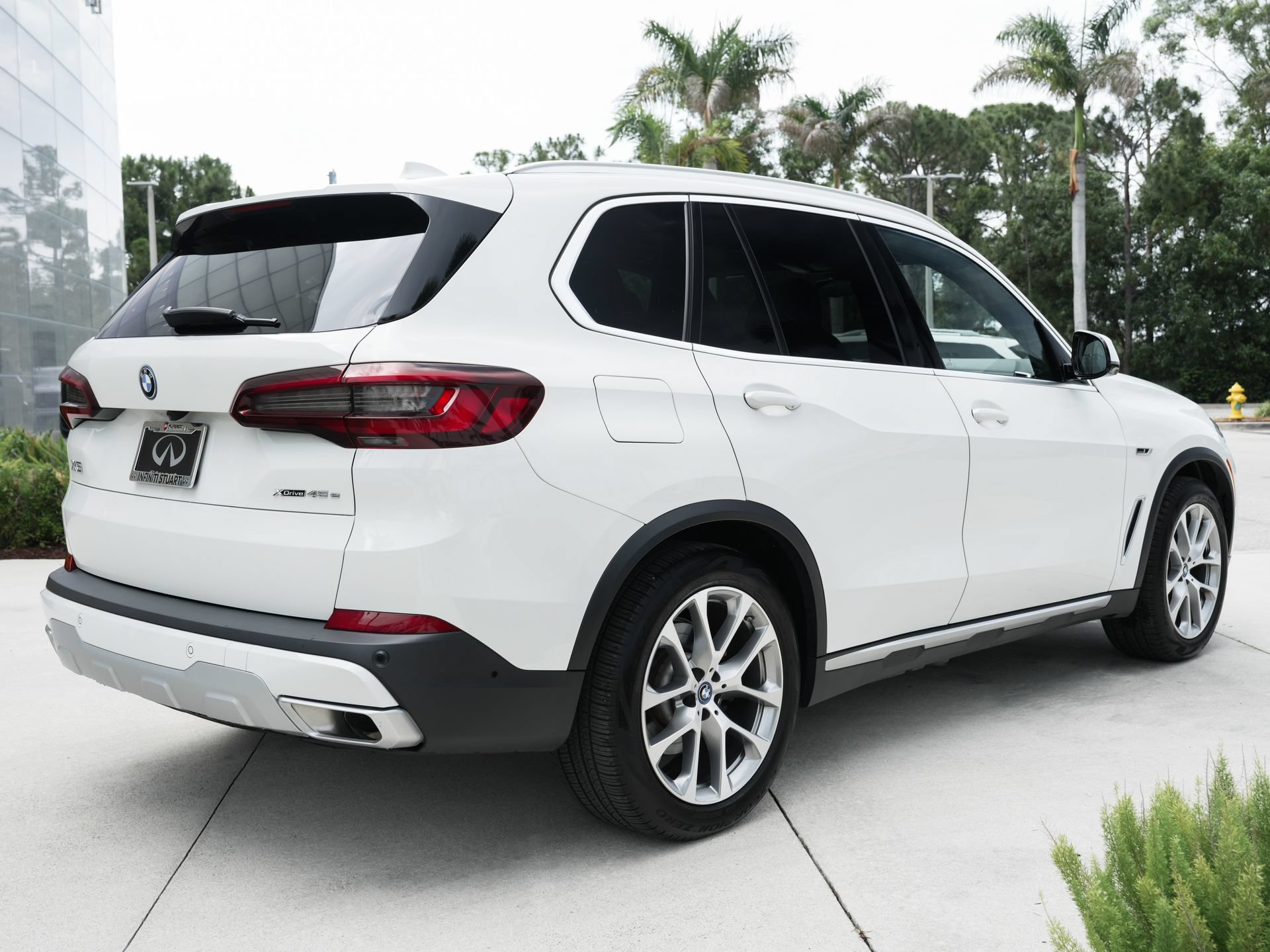 Used 2023 BMW X5 xDrive45e w/ Climate Comfort Package AWD/4WD image 28