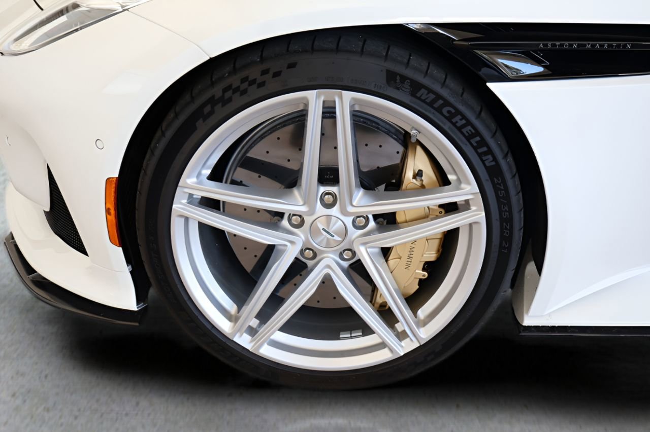 Used 2024 Aston Martin DB12 Convertible image 9