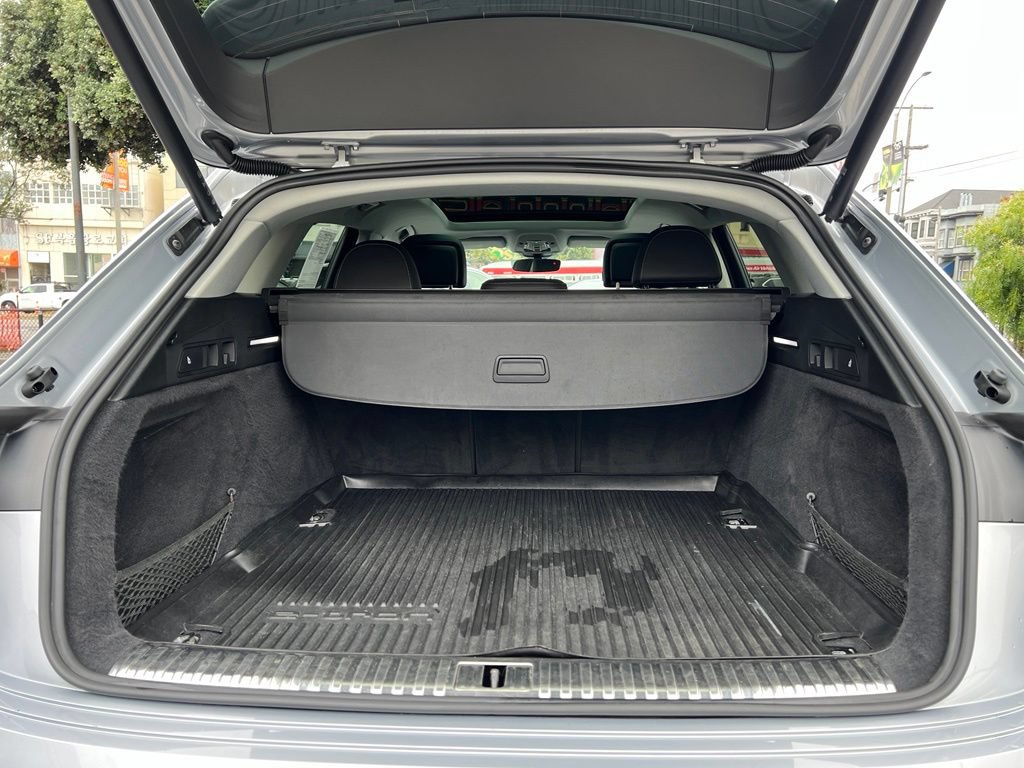 Used 2022 Audi e-tron Premium AWD/4WD image 42