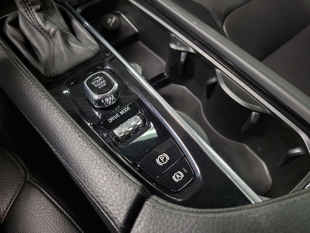 Used 2018 Volvo XC90 T6 Momentum w/ Convenience Package AWD/4WD image 20