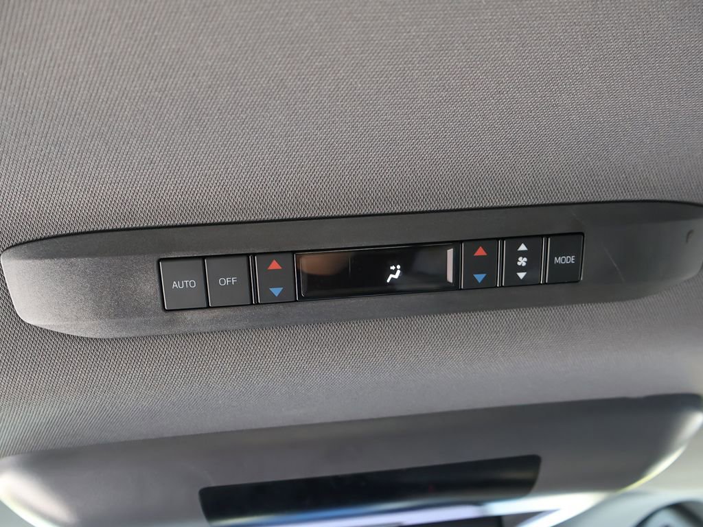 Used 2023 Toyota Sienna Limited FWD image 59
