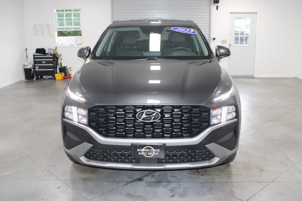 Used 2023 Hyundai Santa Fe SE AWD/4WD image 2