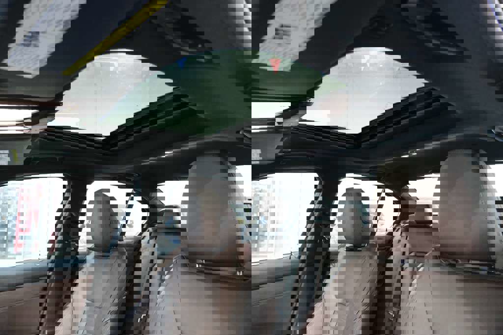 Used 2022 BMW 330i xDrive Sedan w/ Premium Package 2 image 34