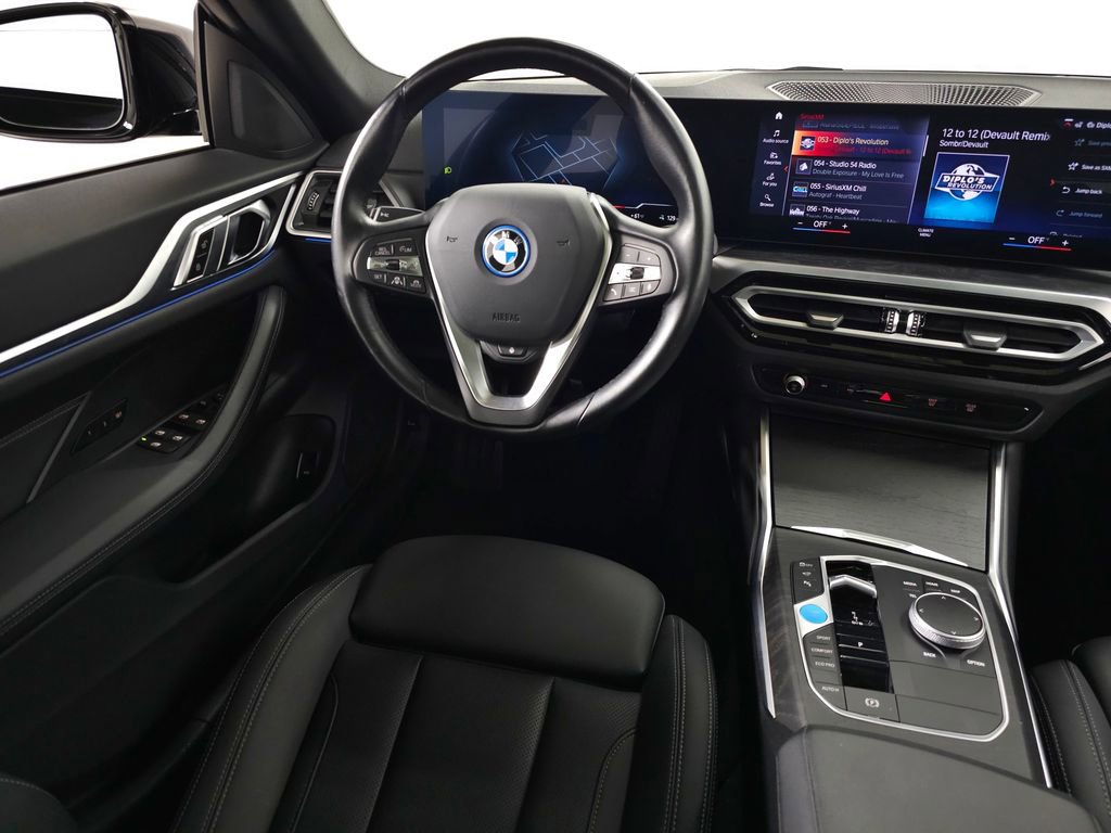 Used 2023 BMW i4 eDrive35 RWD image 18