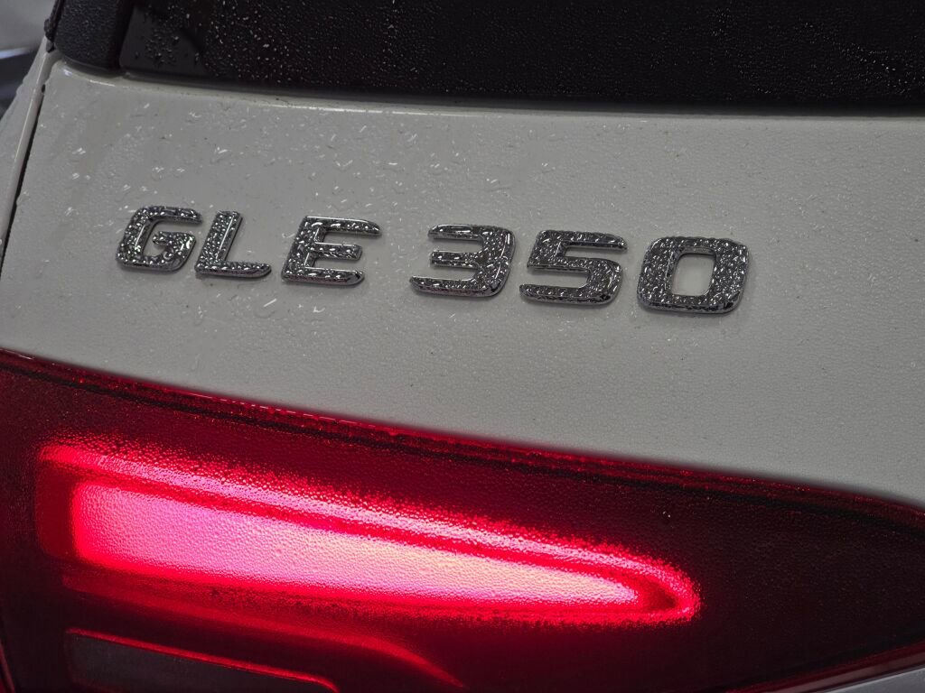 Used 2025 Mercedes-Benz GLE 350 4MATIC w/ Driver Assistance Package image 33