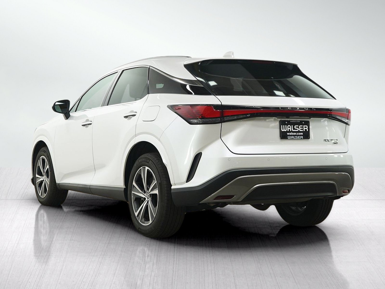 Used 2023 Lexus RX 350 Premium w/ Accessory Package AWD/4WD image 2
