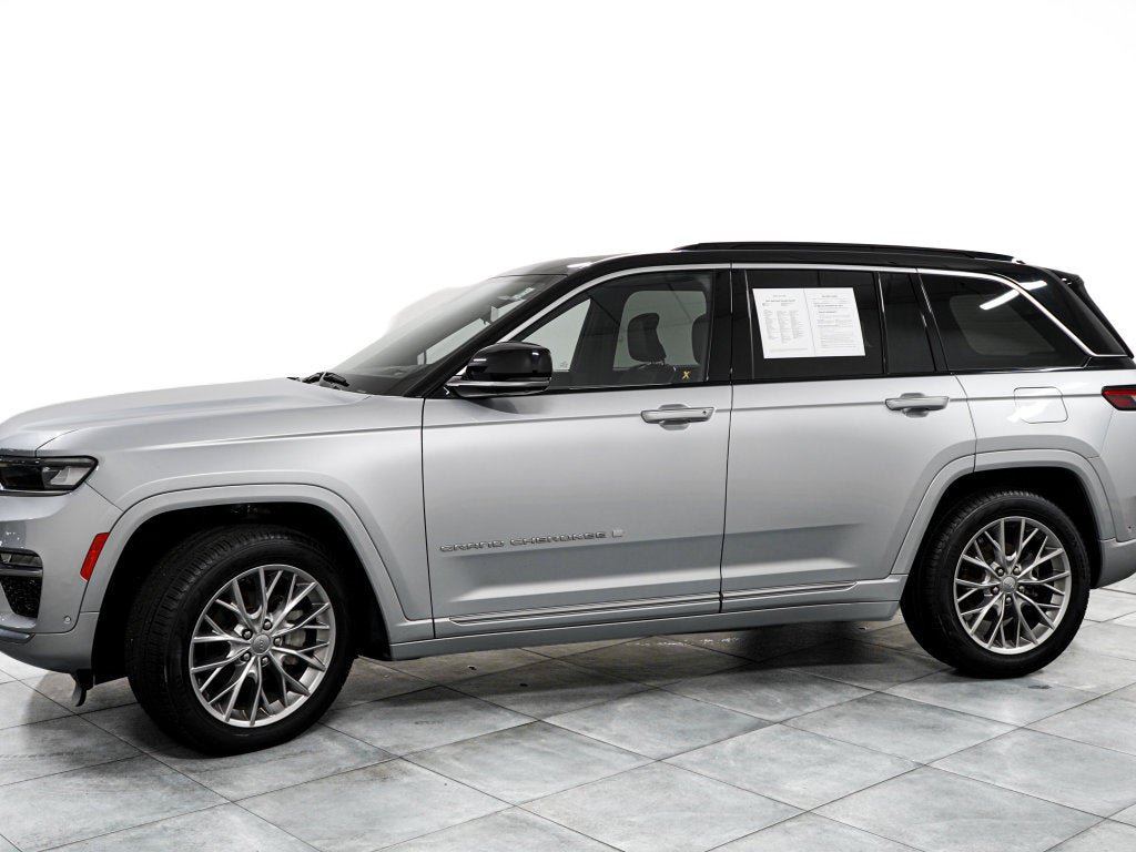 Certified 2024 Jeep Grand Cherokee Summit w/ Adv Protech Group IV AWD/4WD image 4