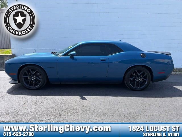 Used 2020 Dodge Challenger R/T w/ Blacktop Package RWD image 2