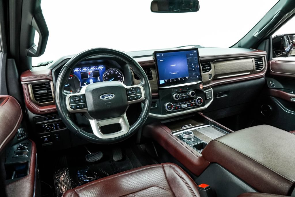 Used 2023 Ford Expedition Limited RWD image 4