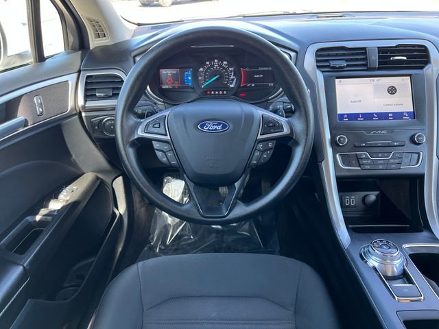 Used 2020 Ford Fusion SE image 14