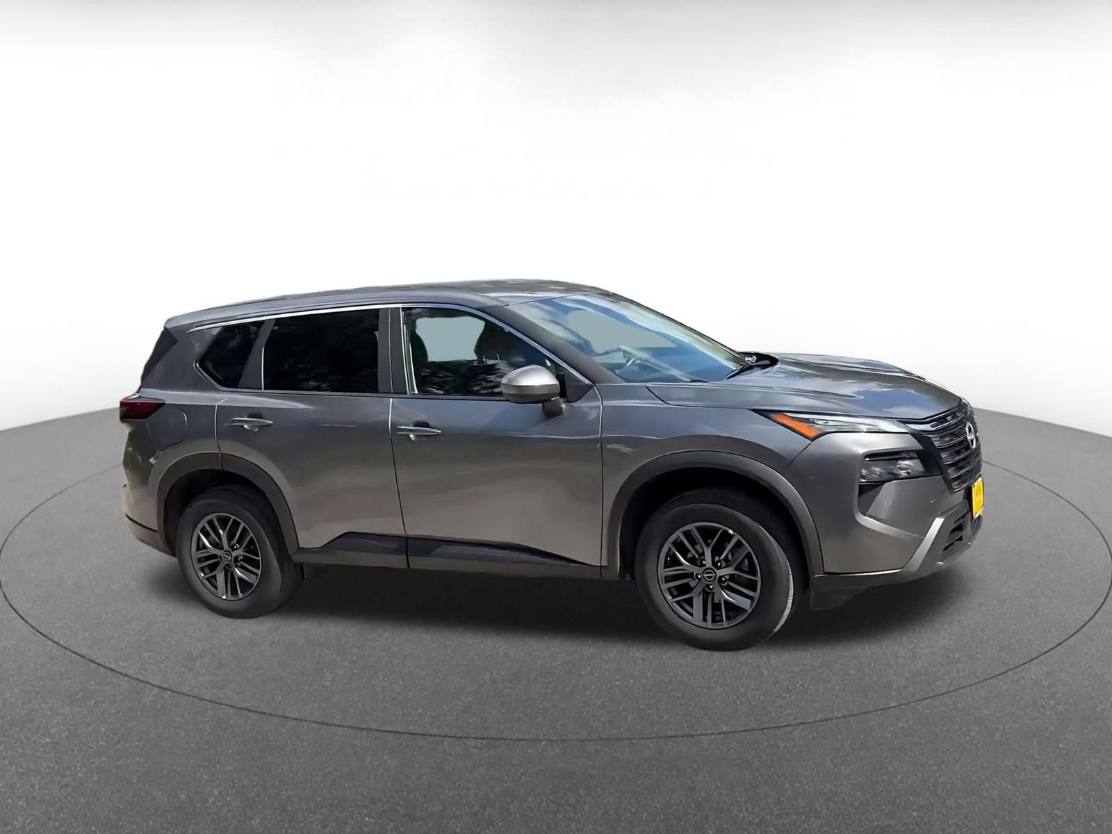 Used 2026 Nissan Rogue SV AWD/4WD image 2