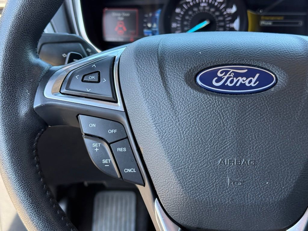 Used 2018 Ford Fusion SE w/ Fusion SE Technology Package FWD image 15