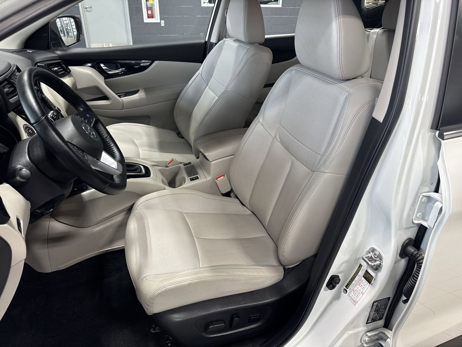 Certified 2022 Nissan Rogue Sport SL AWD/4WD image 25