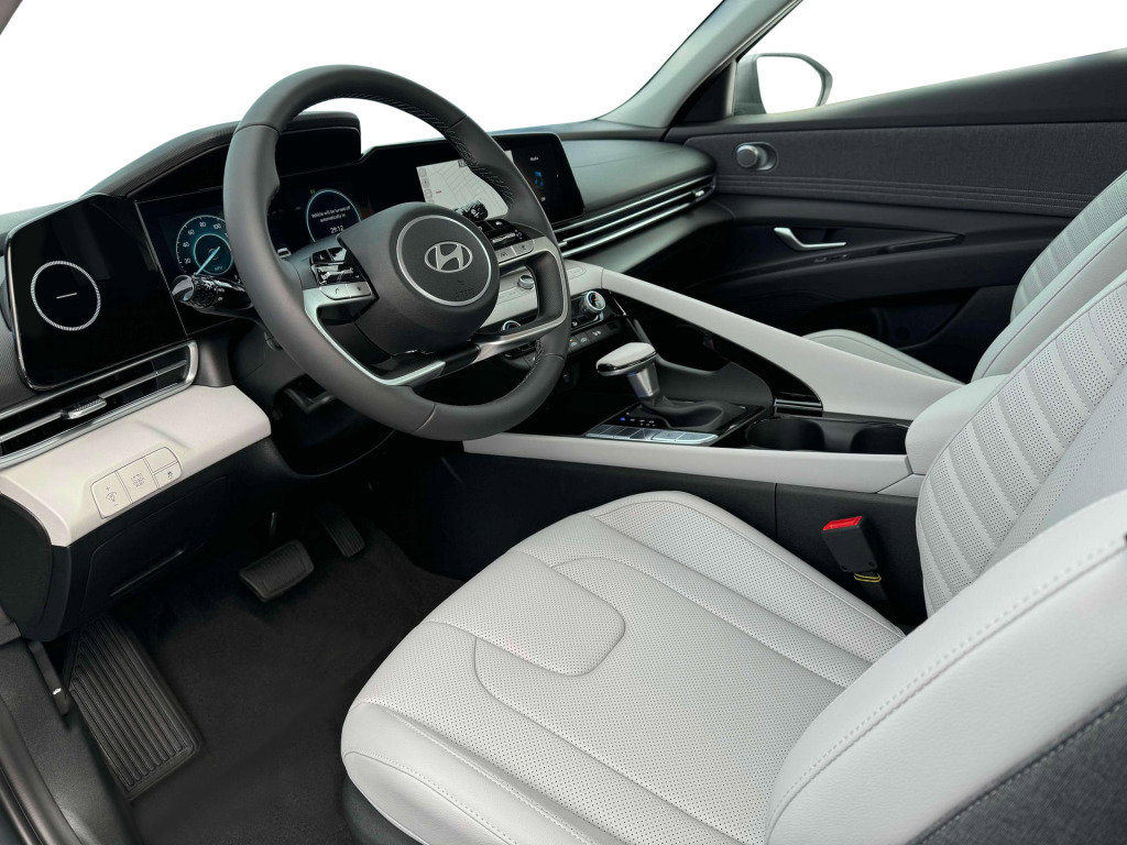 New 2025 Hyundai Elantra Limited FWD image 14