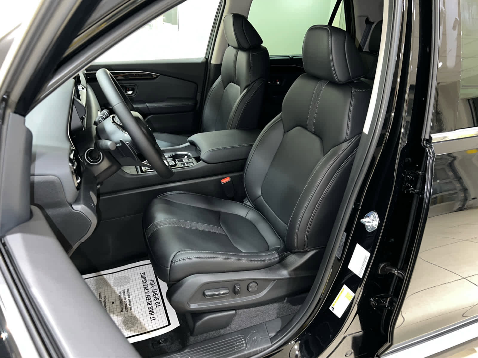 New 2025 Honda Pilot Touring image 16