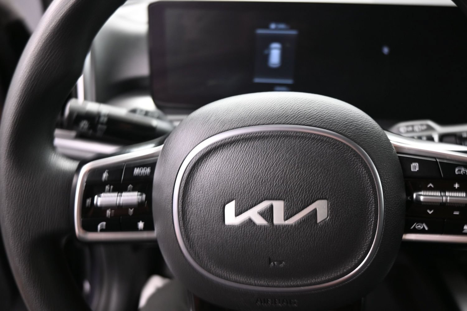 Used 2025 Kia Sorento LX FWD image 16