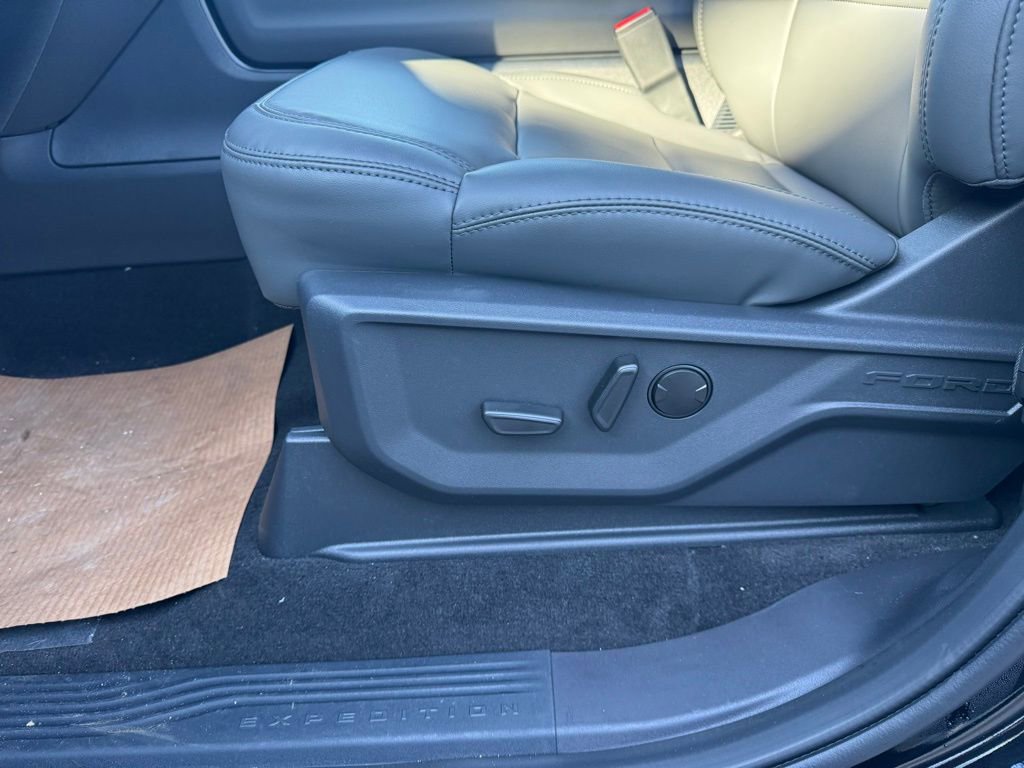 New 2026 Ford Expedition Max Active AWD/4WD image 5