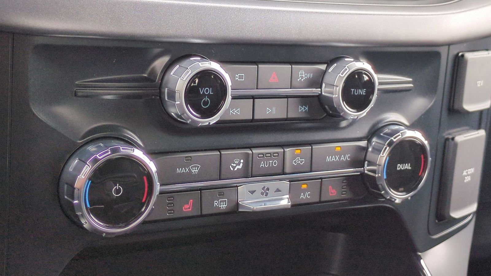 New 2025 Ford F150 XLT w/ Equipment Group 302A MID image 31