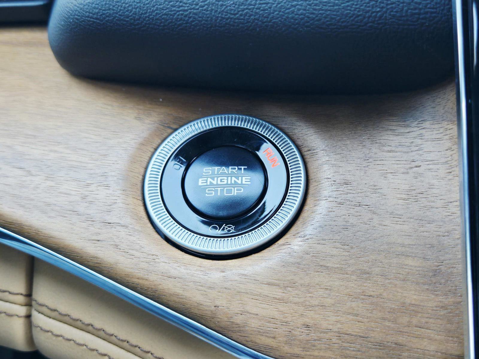 Used 2024 Jeep Grand Cherokee Summit image 35