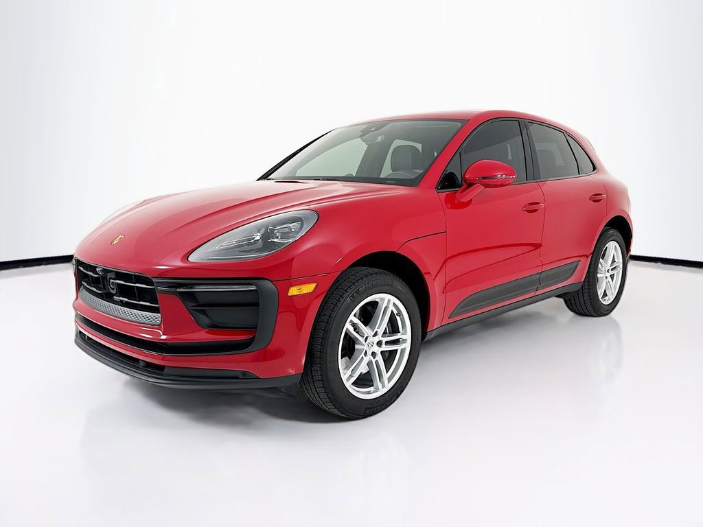 Certified 2025 Porsche Macan AWD/4WD image 1