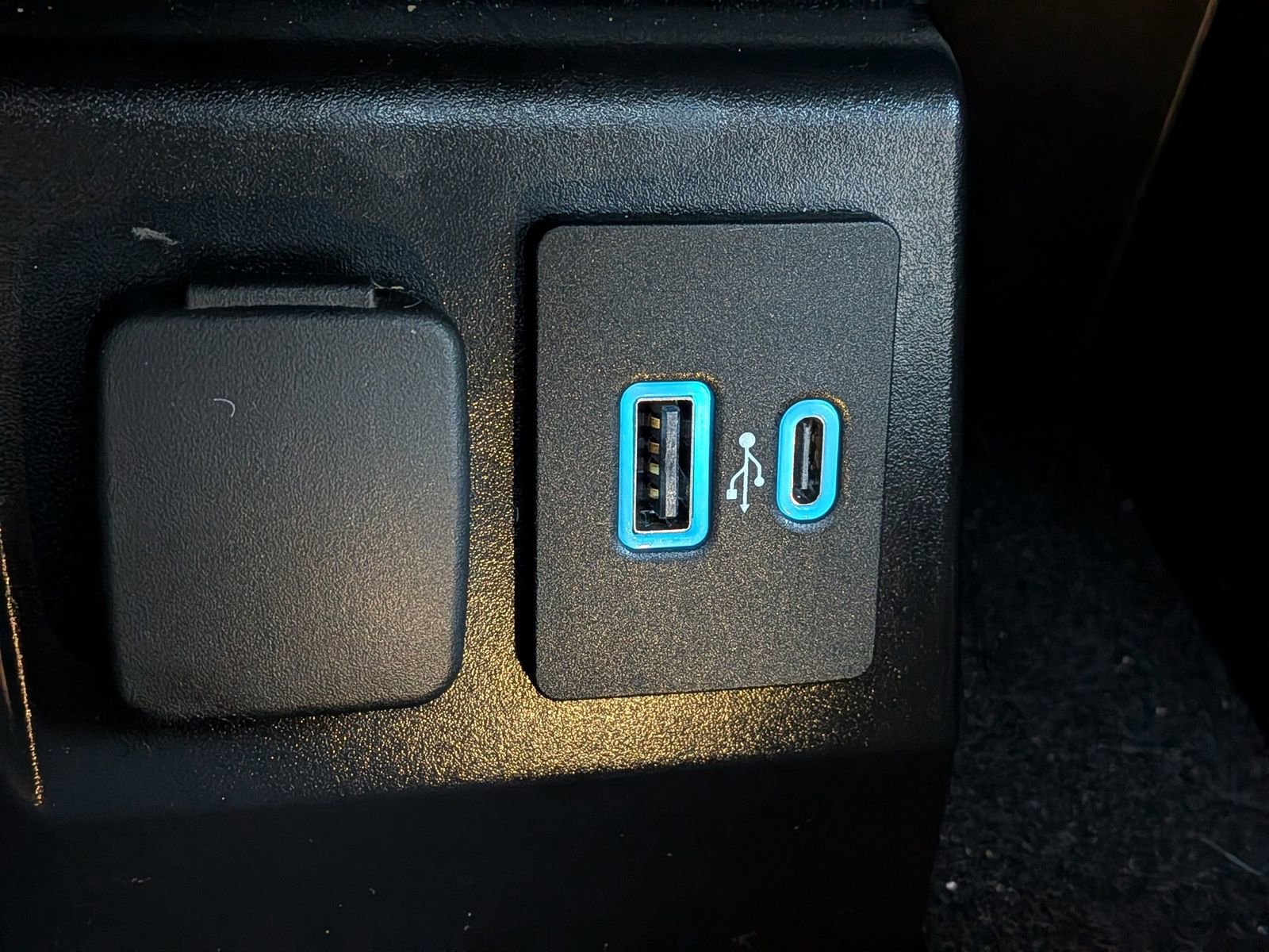 Certified 2023 Ford Explorer Limited w/ Equipment Group 301A image 28