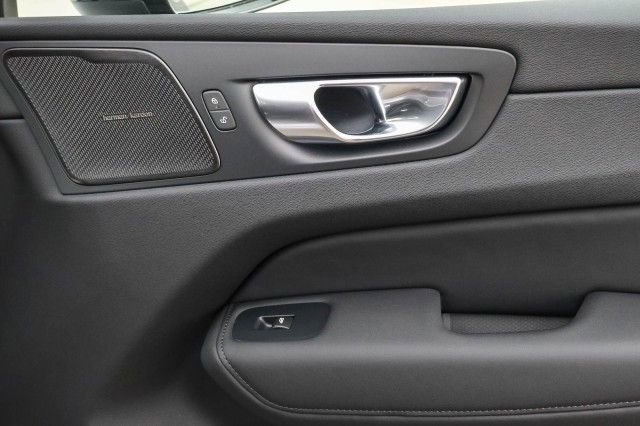 New 2026 Volvo XC60 B5 Plus w/ Climate Package PRO image 20