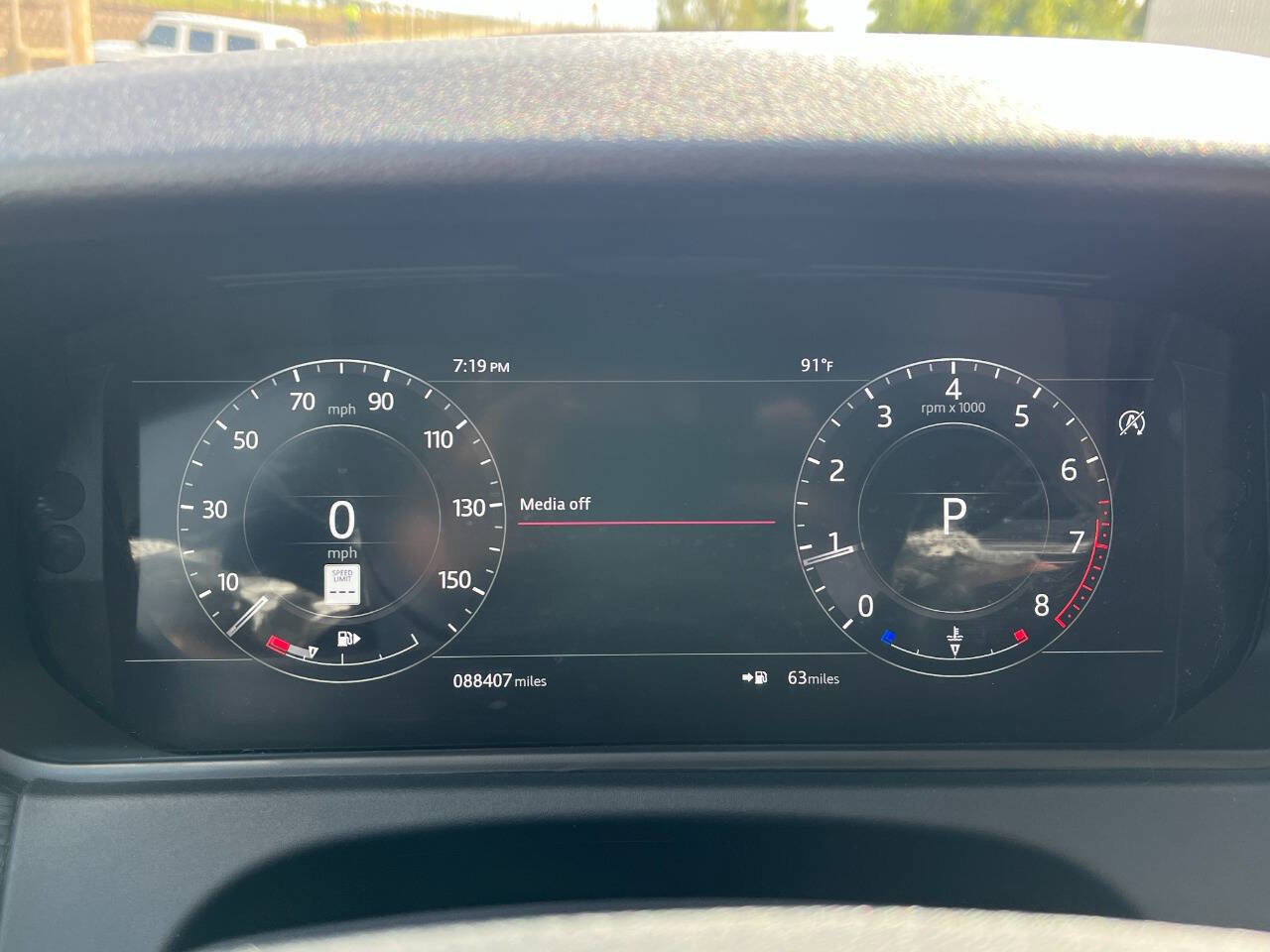 Used 2018 Land Rover Range Rover Velar S image 11