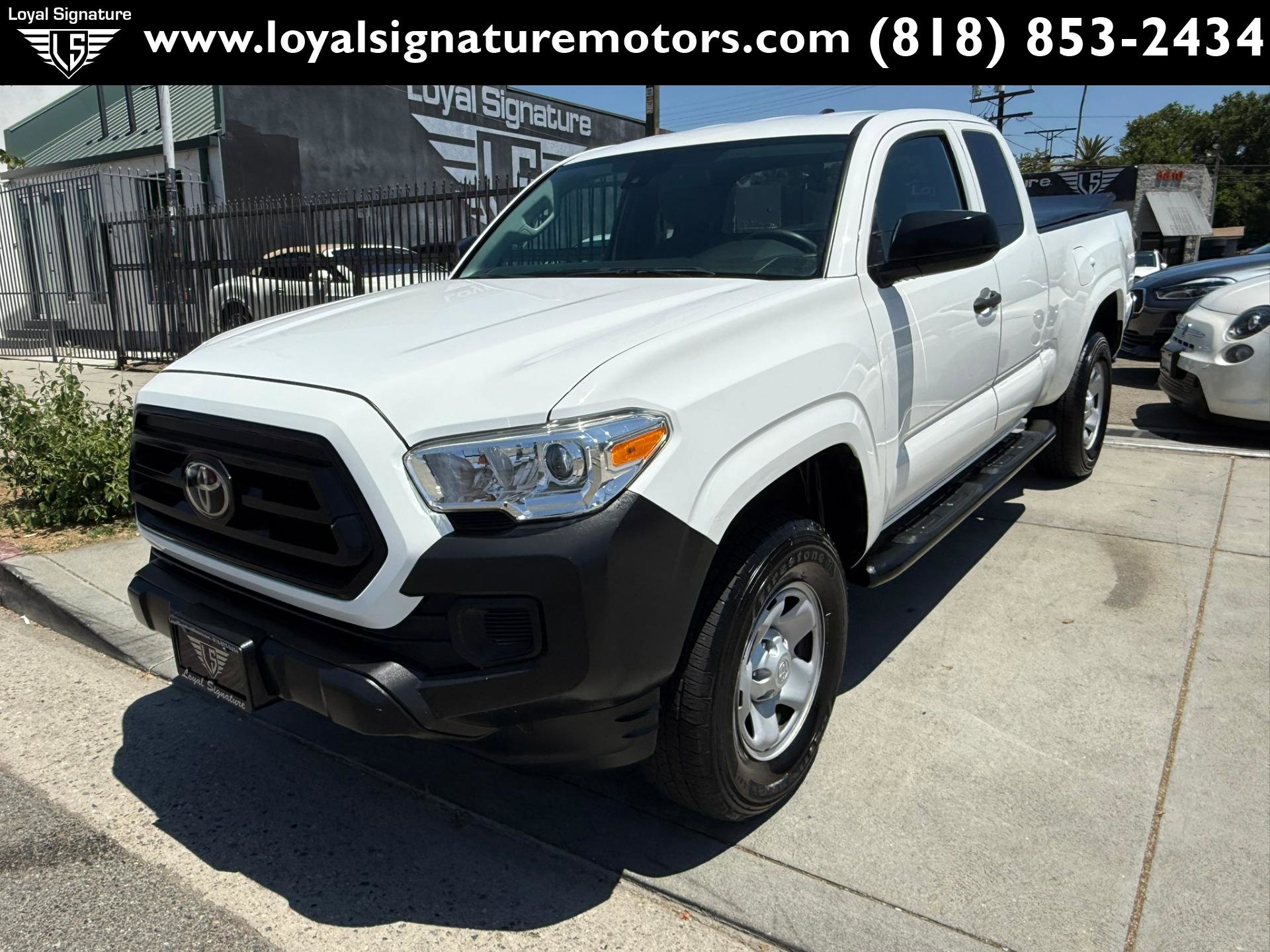Used 2020 Toyota Tacoma SR image 3