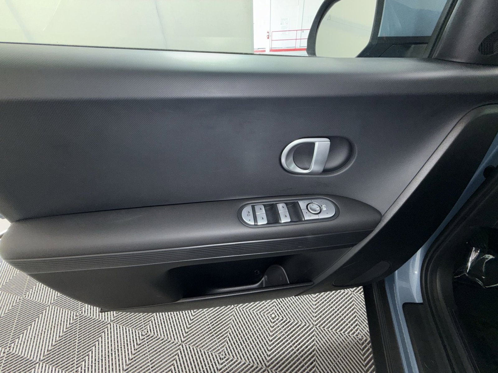 Used 2024 Hyundai Ioniq 5 SEL AWD/4WD image 15