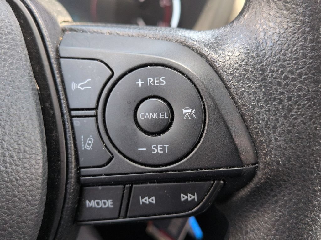 Used 2025 Toyota RAV4 LE AWD/4WD image 21