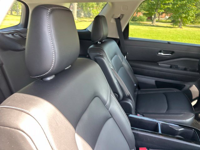 Used 2024 Nissan Pathfinder SL w/ SL Premium Package AWD/4WD image 23