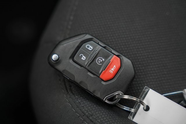 Used 2022 Jeep Wrangler Unlimited Sahara w/ Dual Top Group image 39