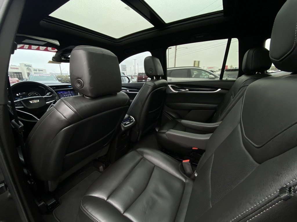 Used 2023 Cadillac XT6 Premium Luxury image 27