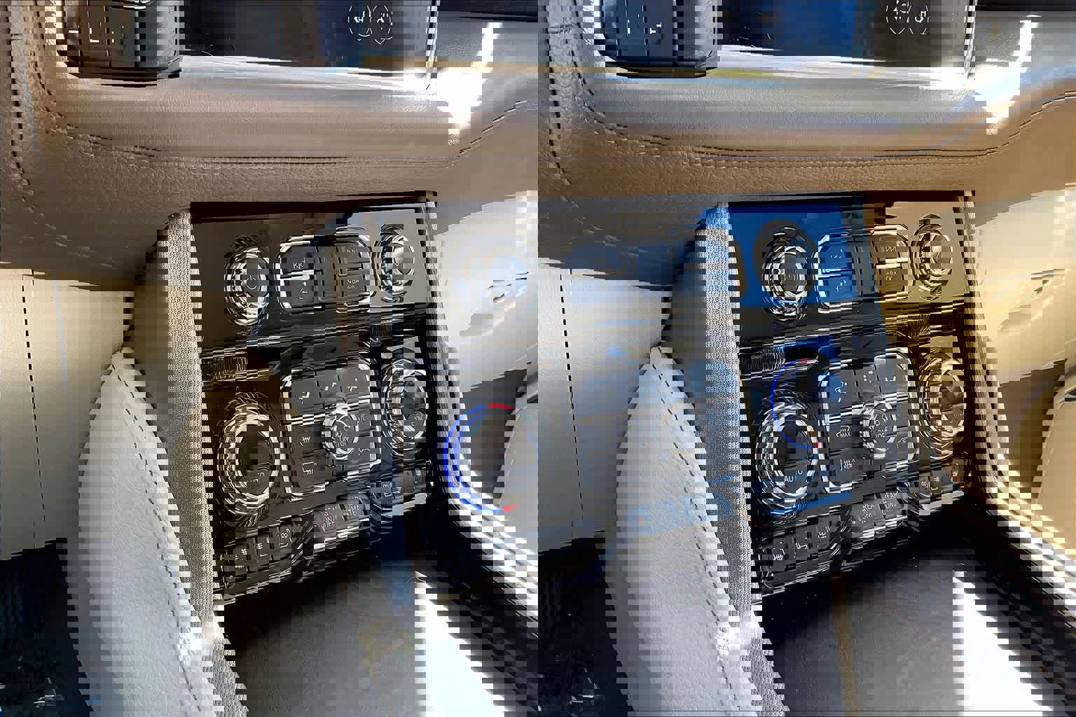 Used 2021 GMC Yukon XL Denali image 32