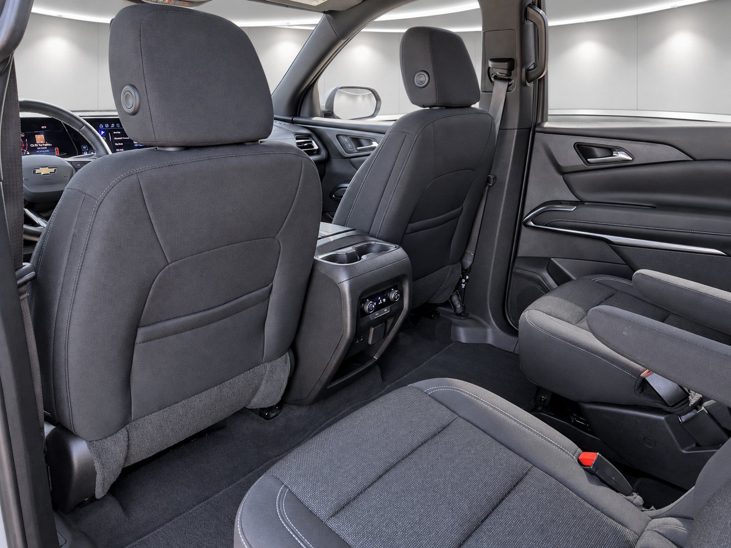 Used 2024 Chevrolet Traverse LT FWD image 21
