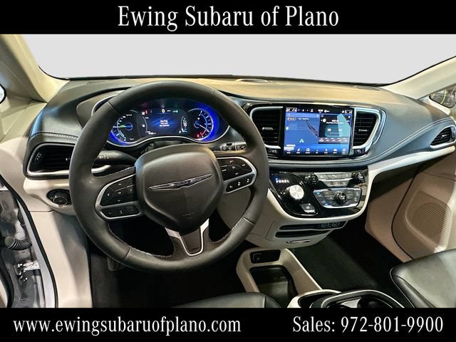 Used 2024 Chrysler Pacifica Limited FWD image 11