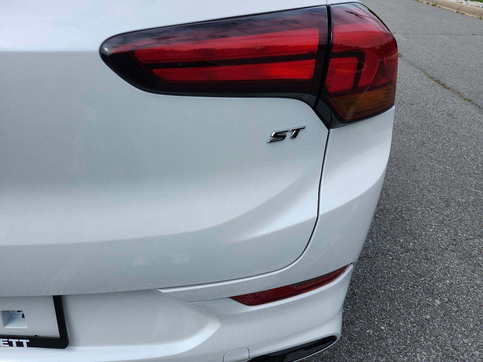 Used 2023 Buick Encore GX Select w/ Experience Buick Package image 5