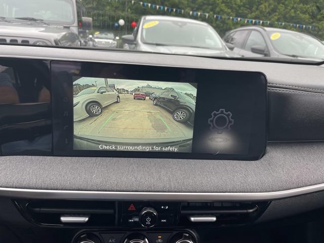 Used 2025 Nissan Kicks SV AWD/4WD image 23