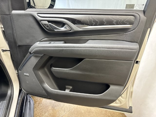 Used 2024 GMC Yukon Denali w/ Advanced Technology Package AWD/4WD image 34