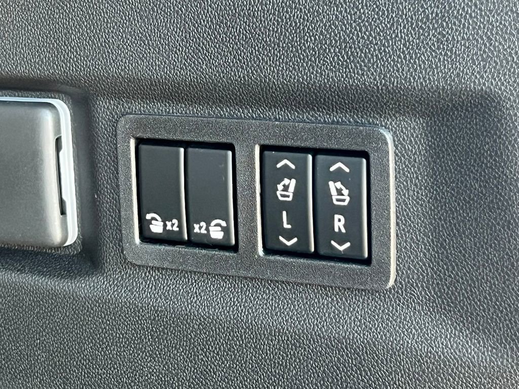 New 2026 GMC Yukon Elevation w/ Elevation Premium Package AWD/4WD image 46