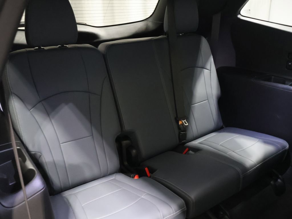 Used 2023 Buick Enclave Essence w/ Experience Buick Package image 23