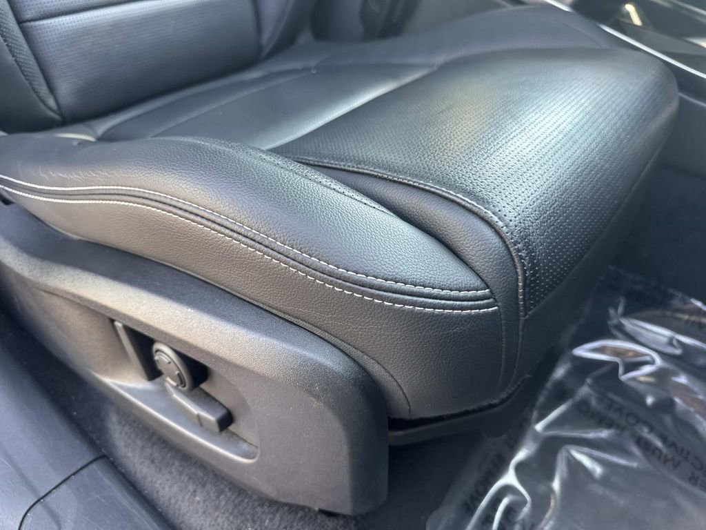 Used 2024 Jaguar F-PACE R-Dynamic S image 12