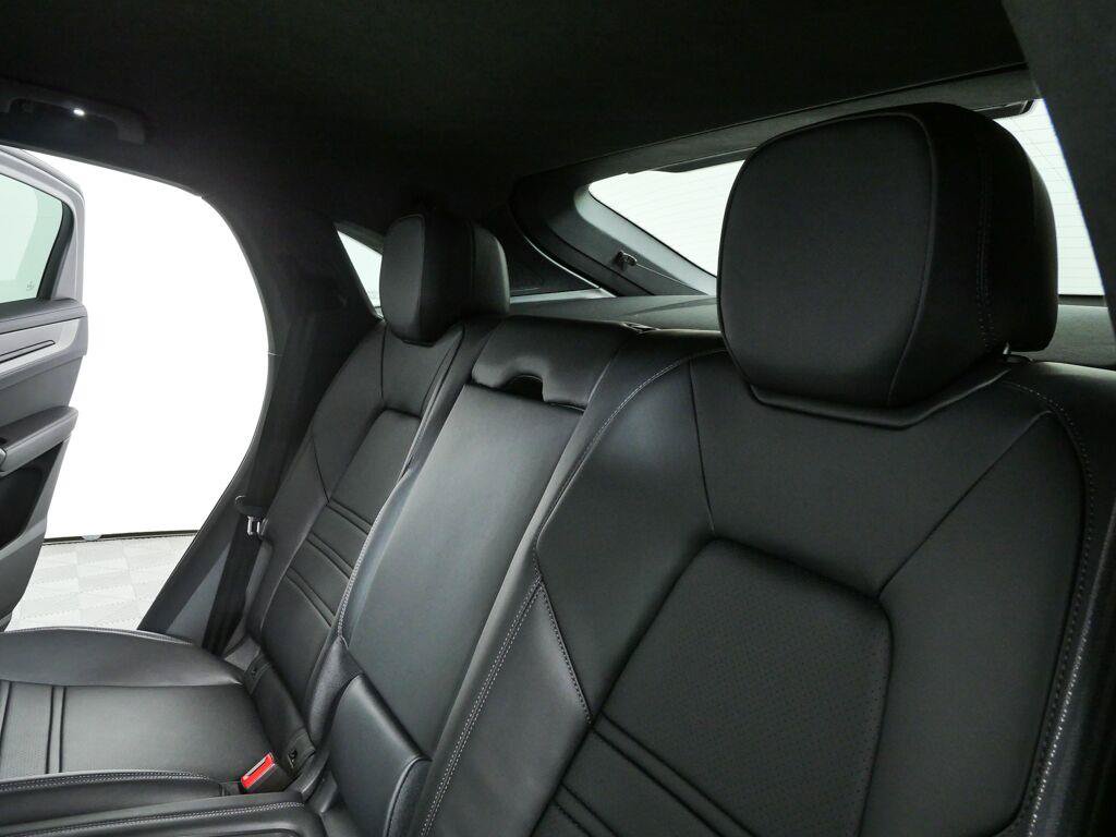 New 2026 Porsche Cayenne Turbo GT AWD/4WD image 22