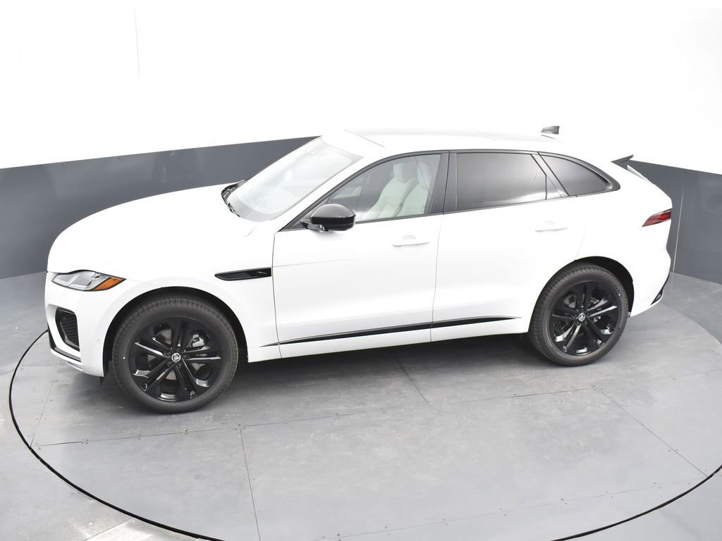 Certified 2025 Jaguar F-PACE R-Dynamic S image 30