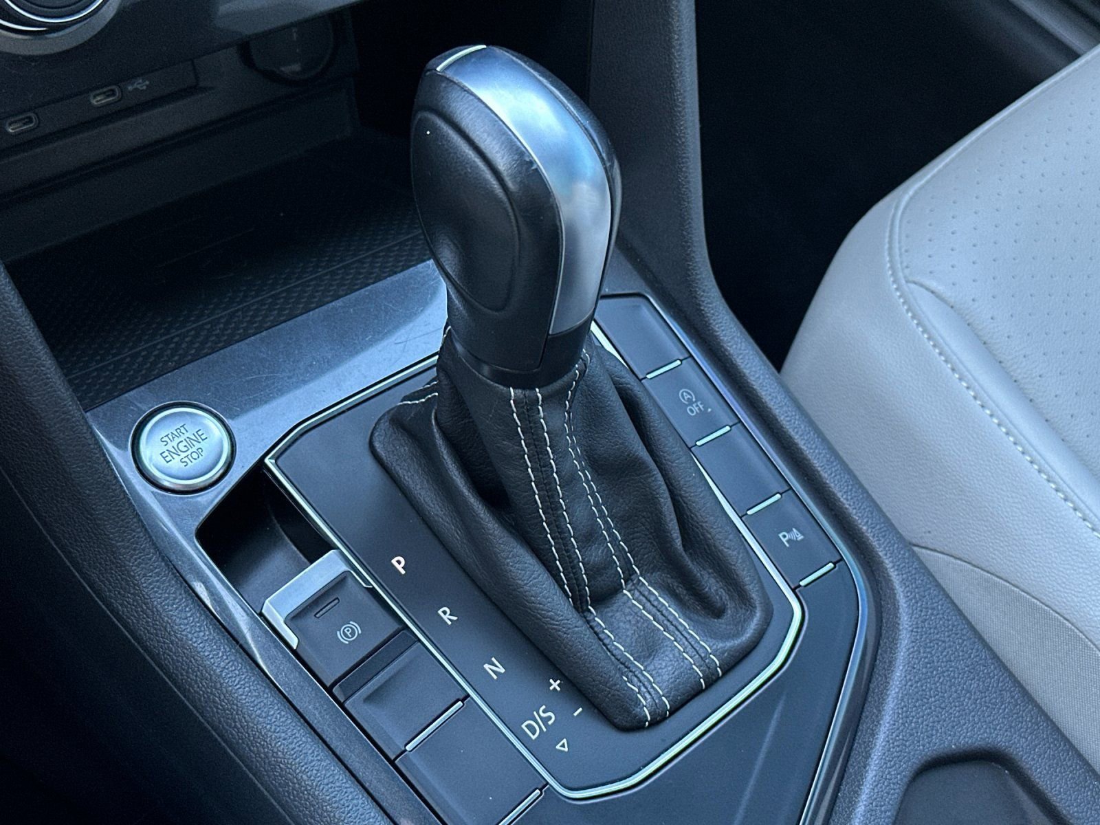 Used 2021 Volkswagen Tiguan SE R-Line image 24