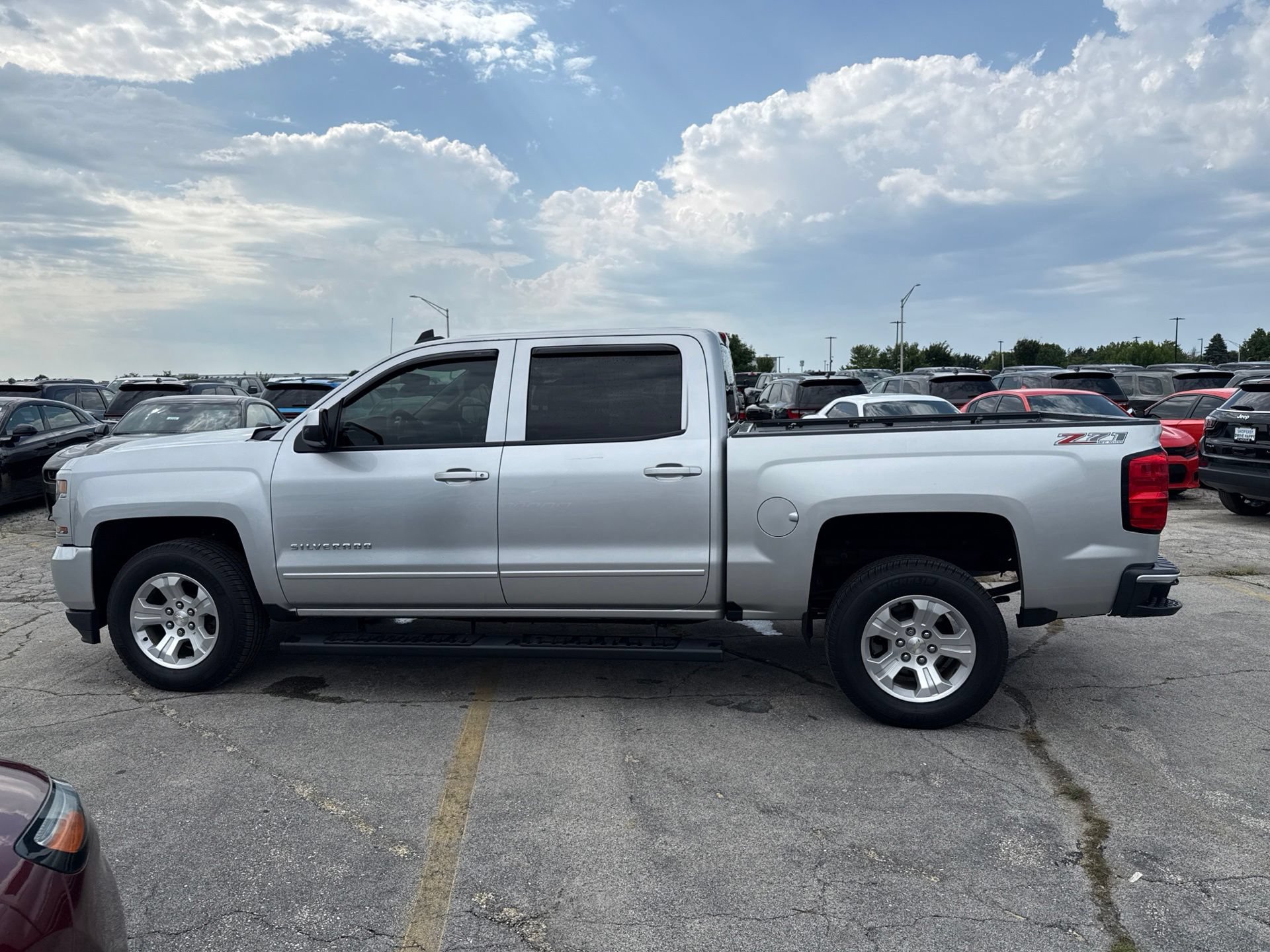 Used 2017 Chevrolet Silverado 1500 LT w/ All Star Edition AWD/4WD image 9