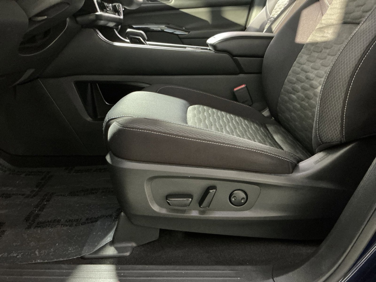 Used 2023 Nissan Pathfinder SV w/ Cargo Package image 22