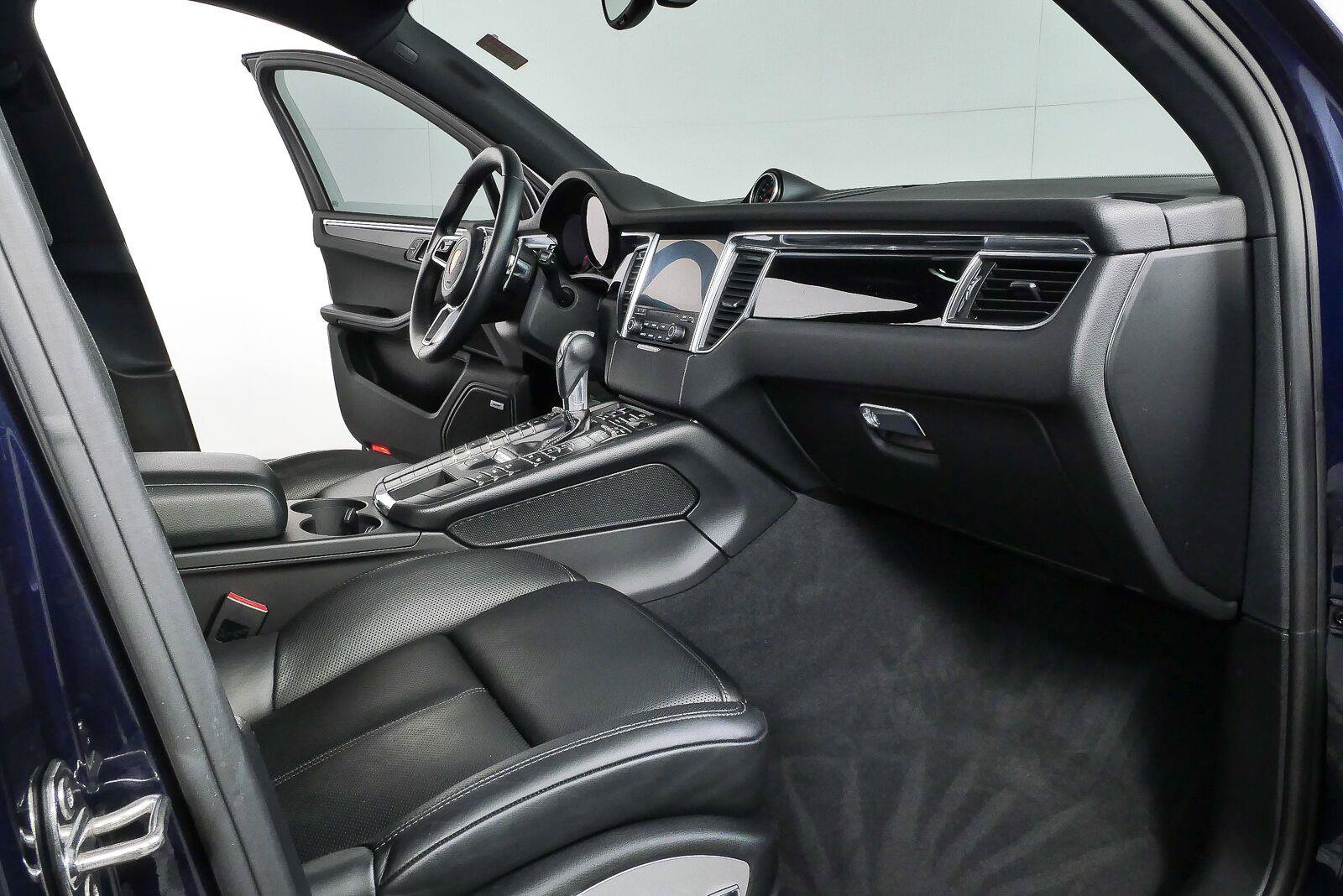 Used 2018 Porsche Macan S AWD/4WD image 25