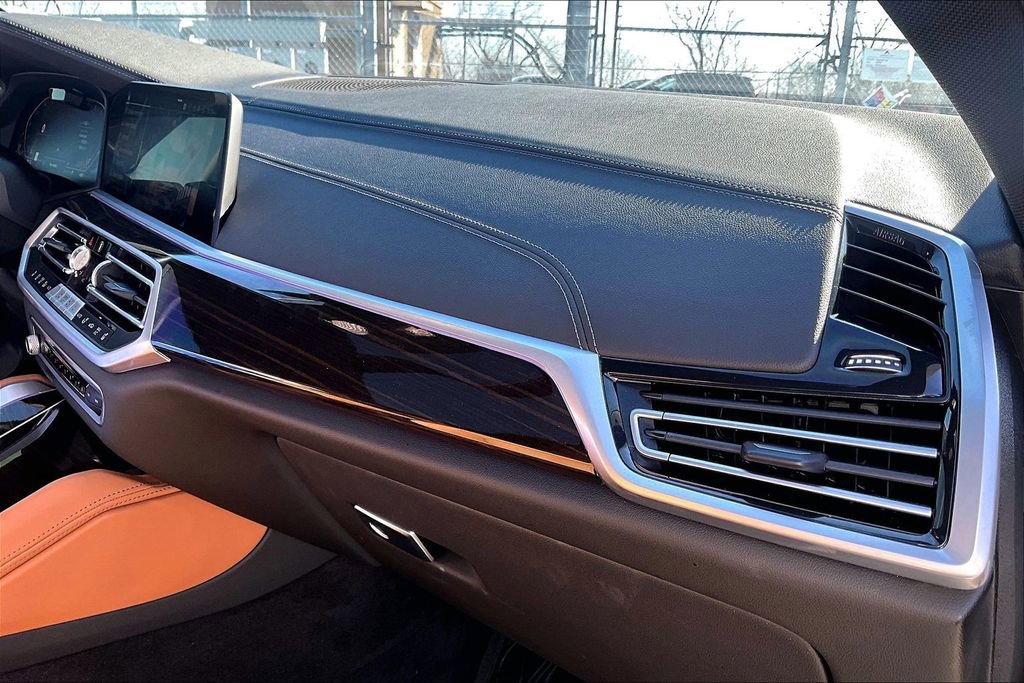 Used 2023 BMW X6 xDrive40i image 21