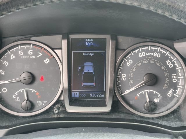 Used 2019 Toyota Tacoma TRD Off-Road AWD/4WD image 11